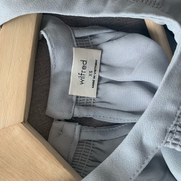 Aritzia Wilfred Cadence blouse - cropped halter back with open back - Picture 6 of 13